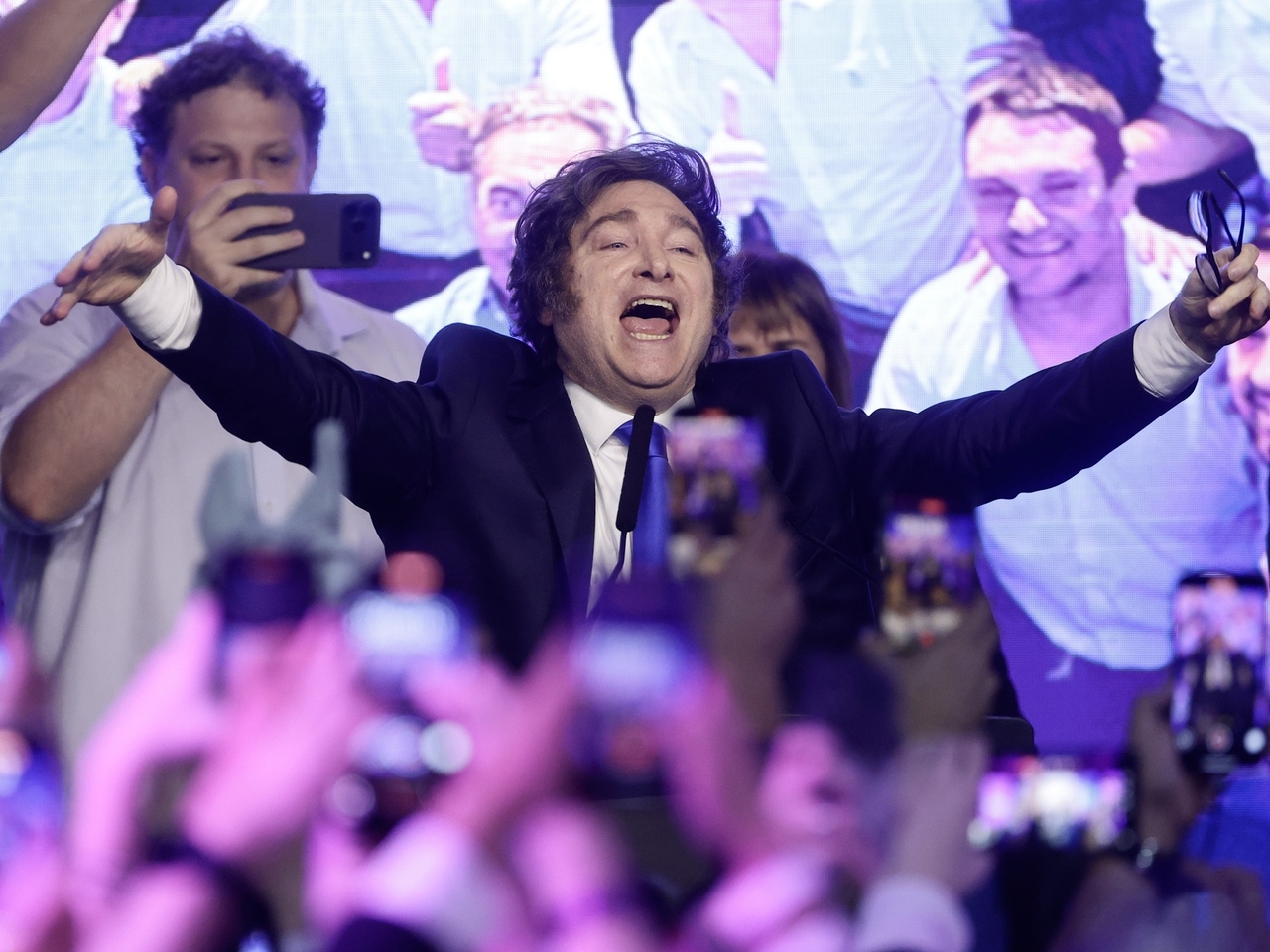 Milei ganó pero el dólar sigue sin aflojar: más vale  un ‘verde’ en mano que cientos volando