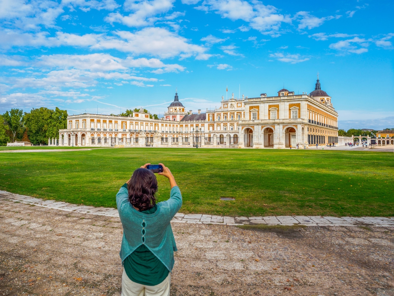 Ideal para el viajero argentino: 6 destinos a menos de una hora de Madrid, precios y cómo llegar