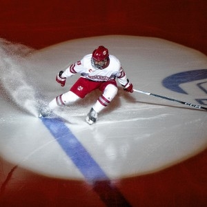 UMass hokeyi: Minutemen 2025-26 programını açıkladı; evinde Northern Michigan'a karşı açılış maçına çıkıyor