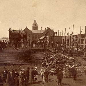 Пожар церкви Холиока 1875 года дал толчок современным правилам безопасности.