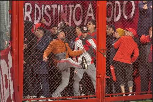 Police, complicit in the "organizational failure" of the match between Independiente and U de Chile