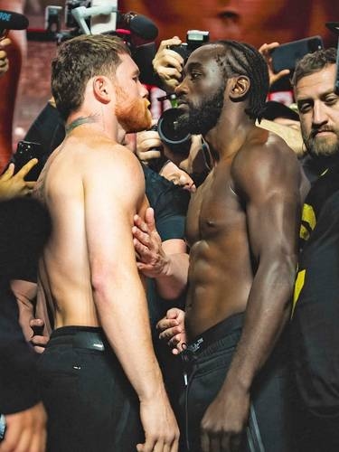 Canelo, göçmen gerginliği nedeniyle Crawford ile karşı karşıya gelecek