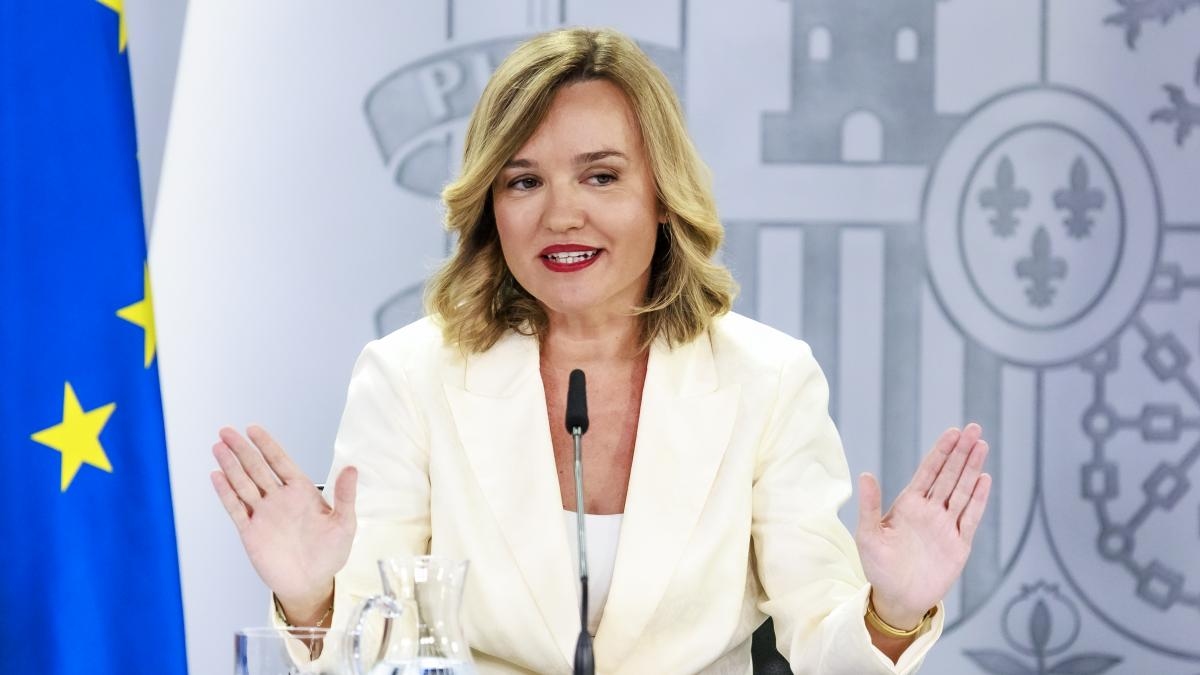 Правительство преследует Фейхоо за уклонение от осуждения геноцида в Газе.