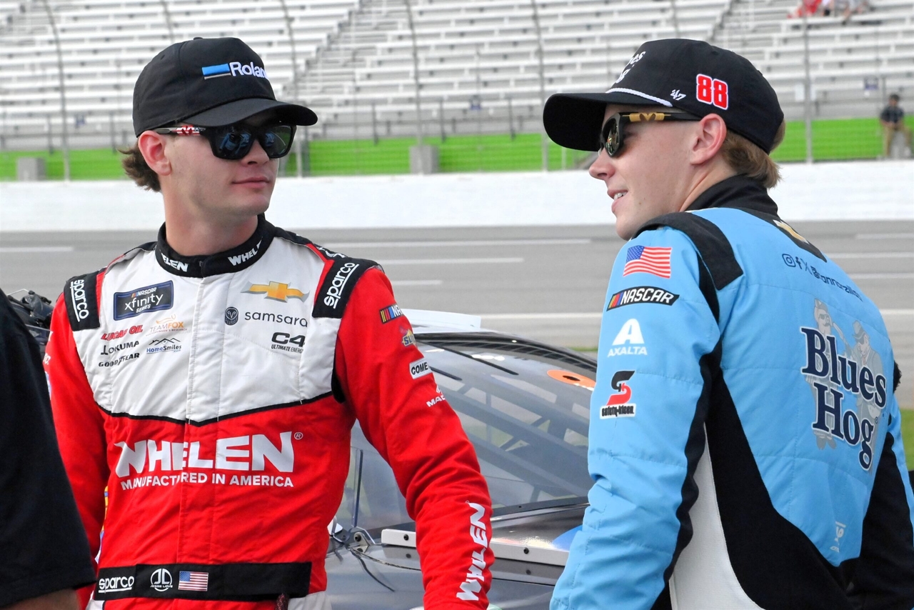 FOTOS DE MOTORSPORT AMERICA DE LA CLASIFICACIÓN DE XFINITY Y LA ZONA DE AFICIONADOS EN EL AUTÓGRAFO ECHO PARK SPEEDWAY DE ATLANTA