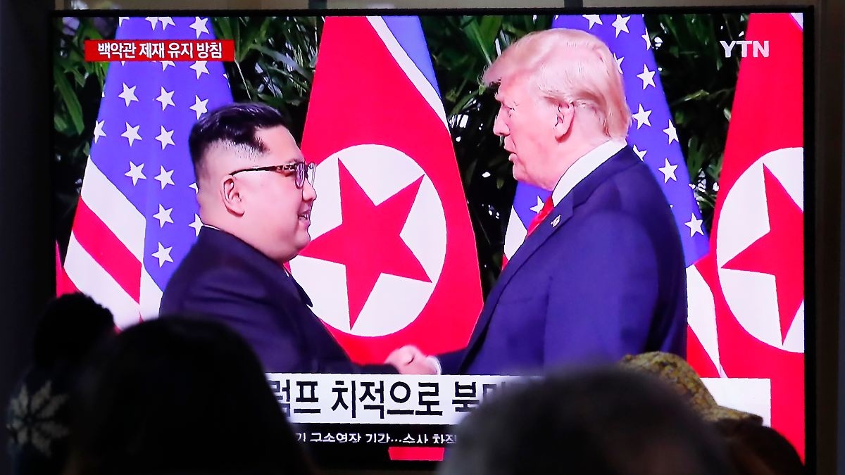 US President on Asia trip: Trump would like to meet with Kim Jong Un