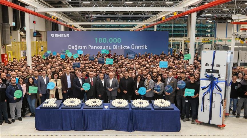 Siemens Türkiye produced its 100,000th medium voltage panel at its Gebze factory.