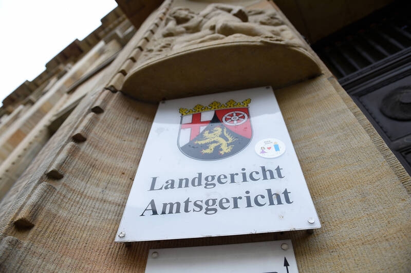 Trial in Mainz: Did mother and son illegally manufacture medications?