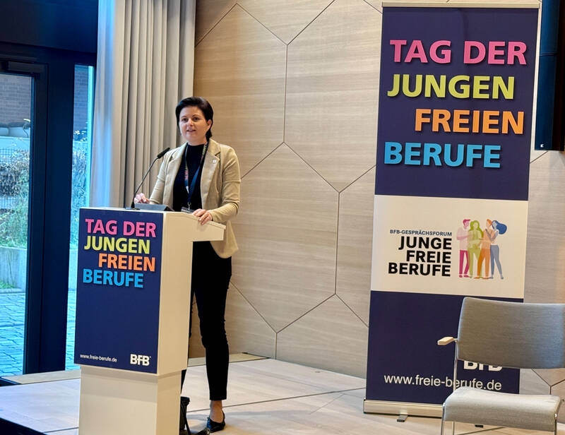 Meeting at the Pharmacist's House: 10 theses of the young liberal professions