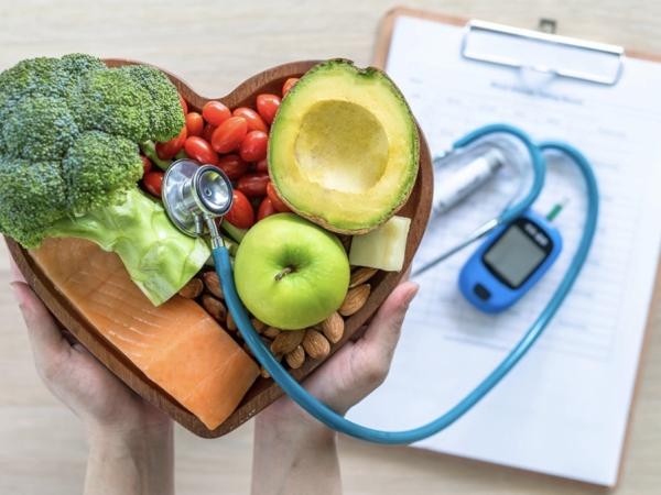 Cuide el corazón: esta es la fruta más recomendada por los cardiólogos, ¿por qué?