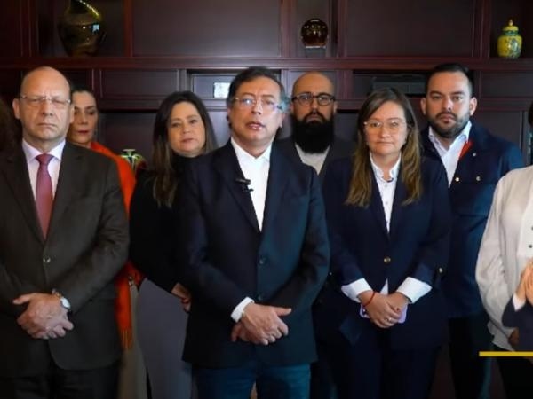 Cumhurbaşkanı Petro, Senato'dan referandumun yeniden oylanmasını istedi.