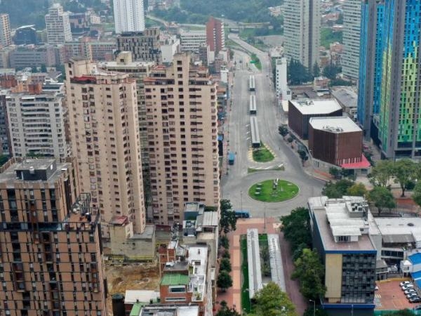 Which cities in Colombia are located on the cold thermal floor?
