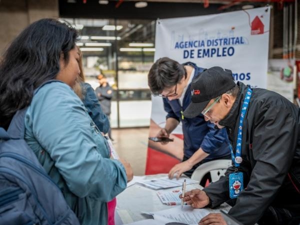 Bogota, resmi istihdamın yeniden canlandırılmasıyla birlikte farklı profillere sahip 203 iş ilanı açtı.