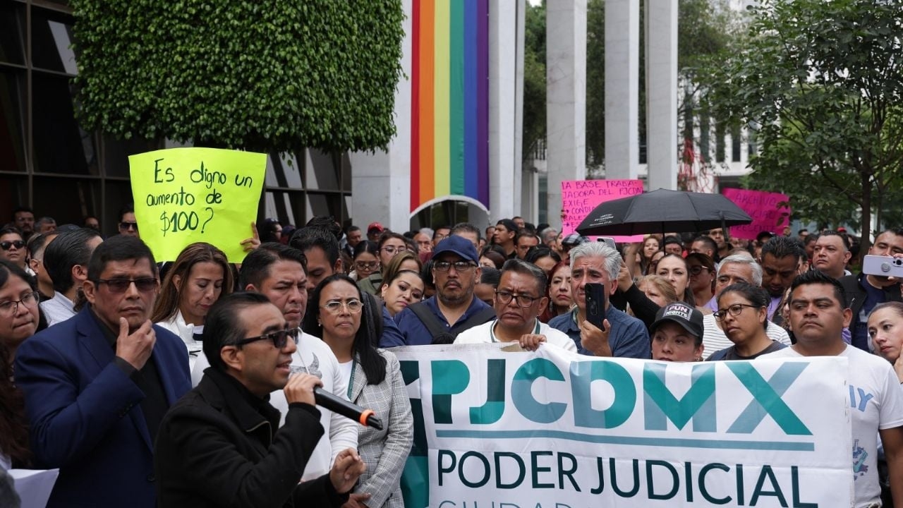 Work stoppage in Mexico City courts: now trials are taking longer.