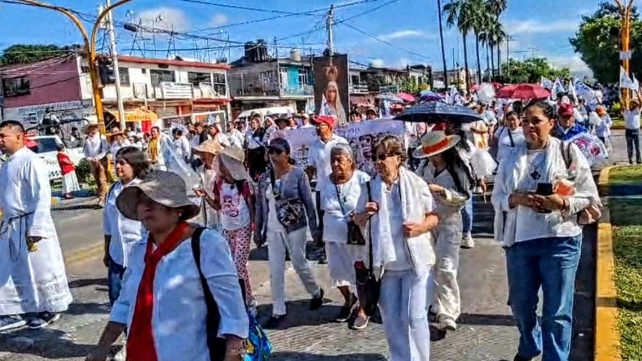 Bürger fordern beim zweiten Friedensmarsch in Cuautla ein Ende der Gewalt.