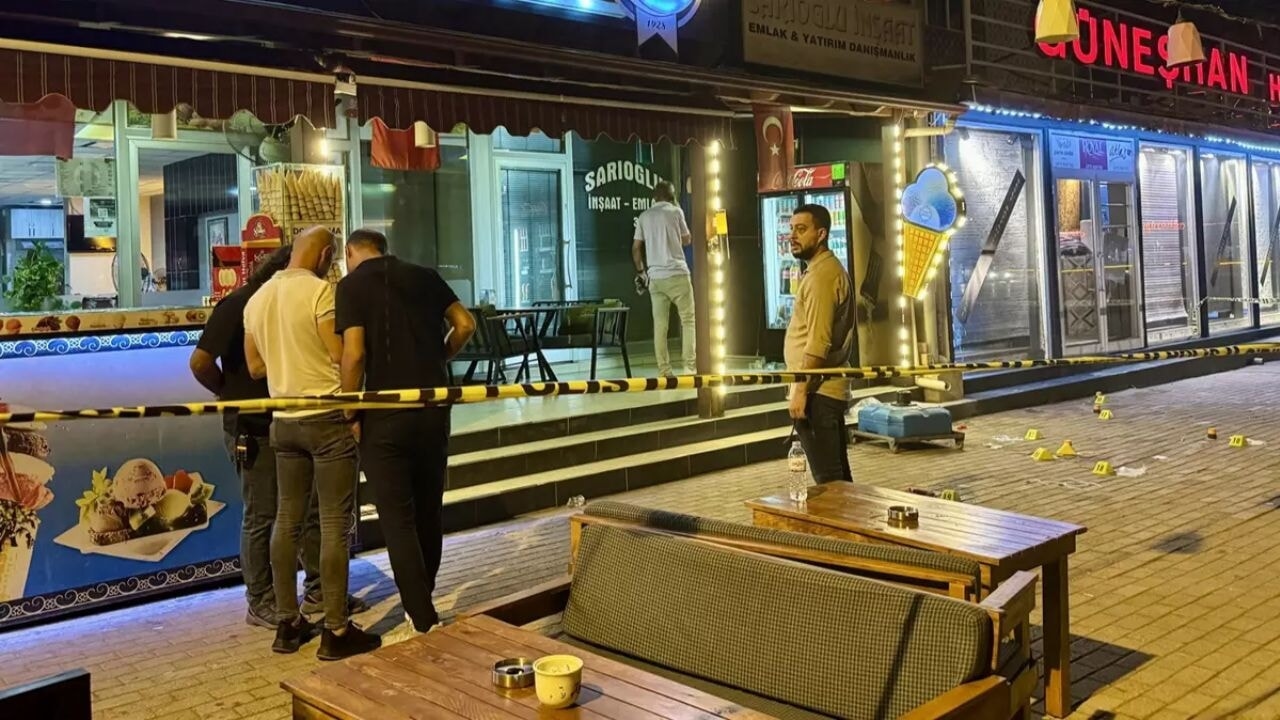 A fight at a patisserie in Antalya turned into a disaster, leaving 3 dead.