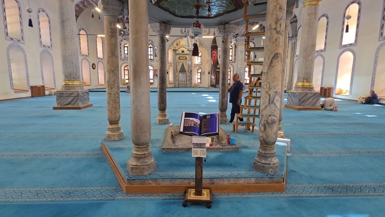 Hat eserleri karekodla tanıtılacak! Kütahya Ulu Camii’nde dijital rehber dönemi