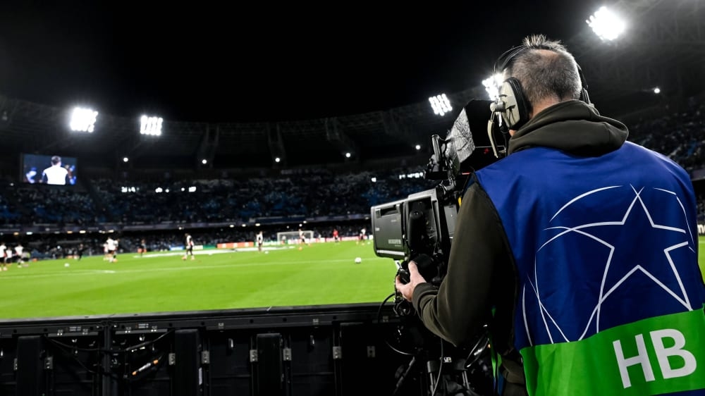 Streaming services want Champions League rights: Fans face subscription inflation.