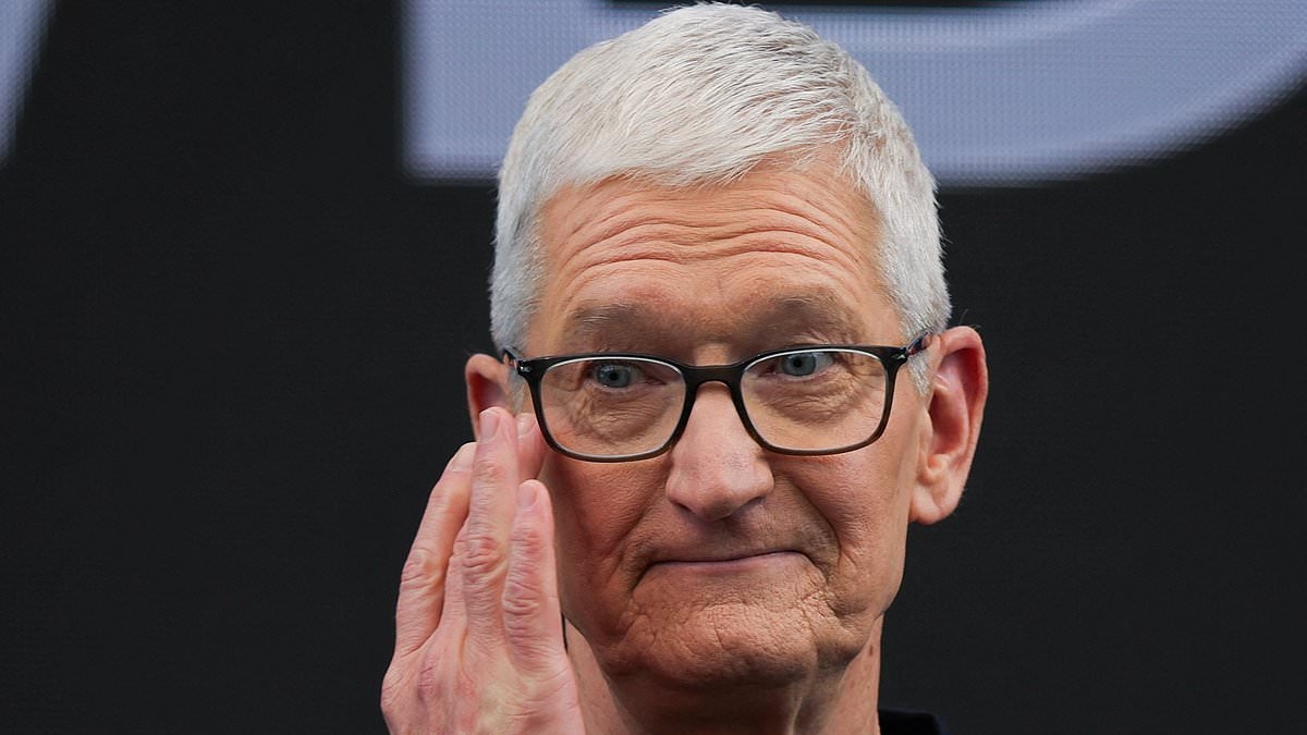Apple faces iPhone tribunal showdown which could leave millions of consumers in line for compensation