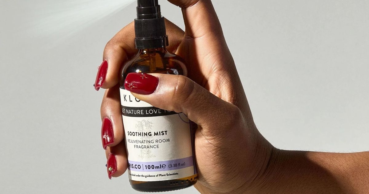 Un spray para dormir de 20 libras que "parece flotar en las nubes" ayuda a los compradores a "quedarse dormidos al instante"