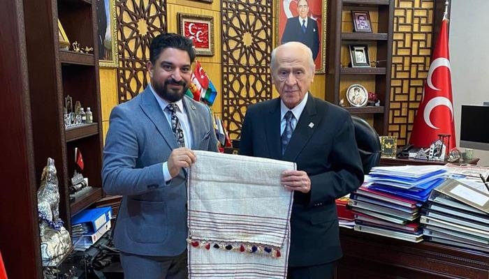 Hablaron sobre sus proyectos comunitarios romaníes con Devlet Bahçeli