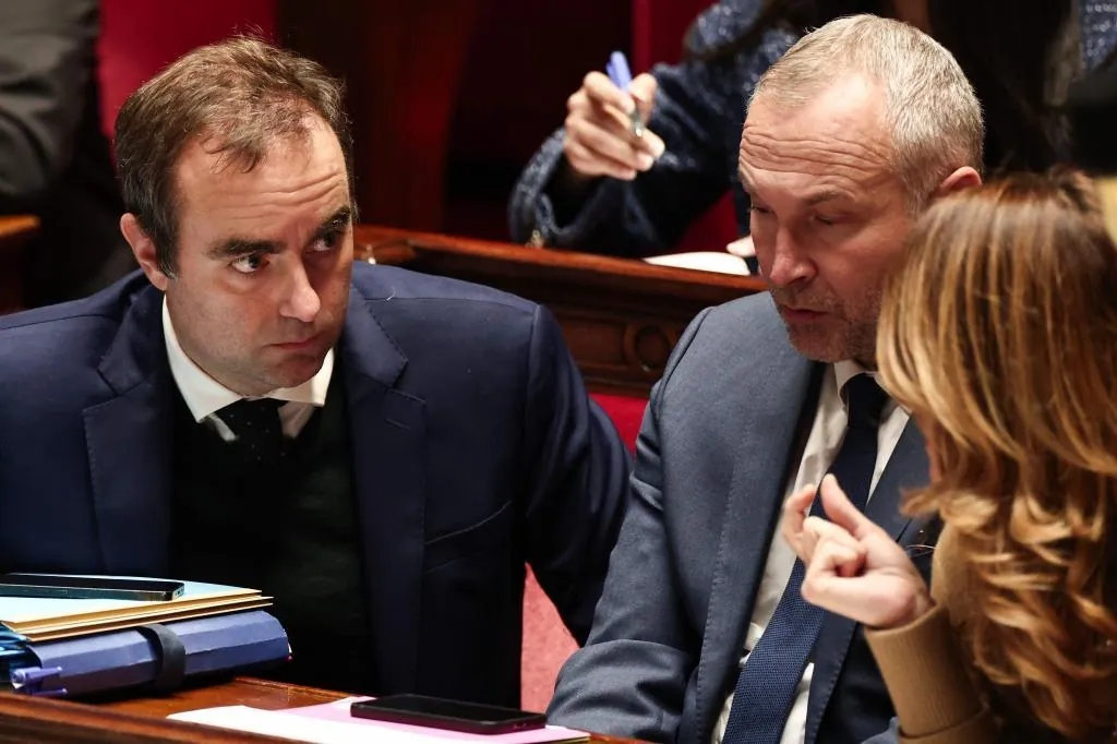 Eine 25 Milliarden Euro schwere Steuer für Wohlhabende zur Defizitbekämpfung: die „Superreichensteuer“, die die französische Nationalversammlung spaltet.