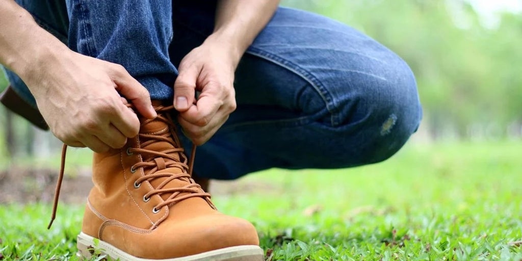 Çıplak ayaklardan ilk bağcıklı ayakkabılara