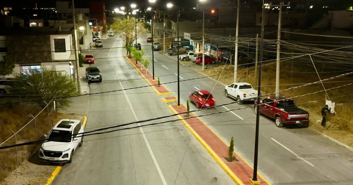 Ramos Arizpe, Valle Bulvarı'nı modern bir aydınlatma sistemiyle aydınlatıyor