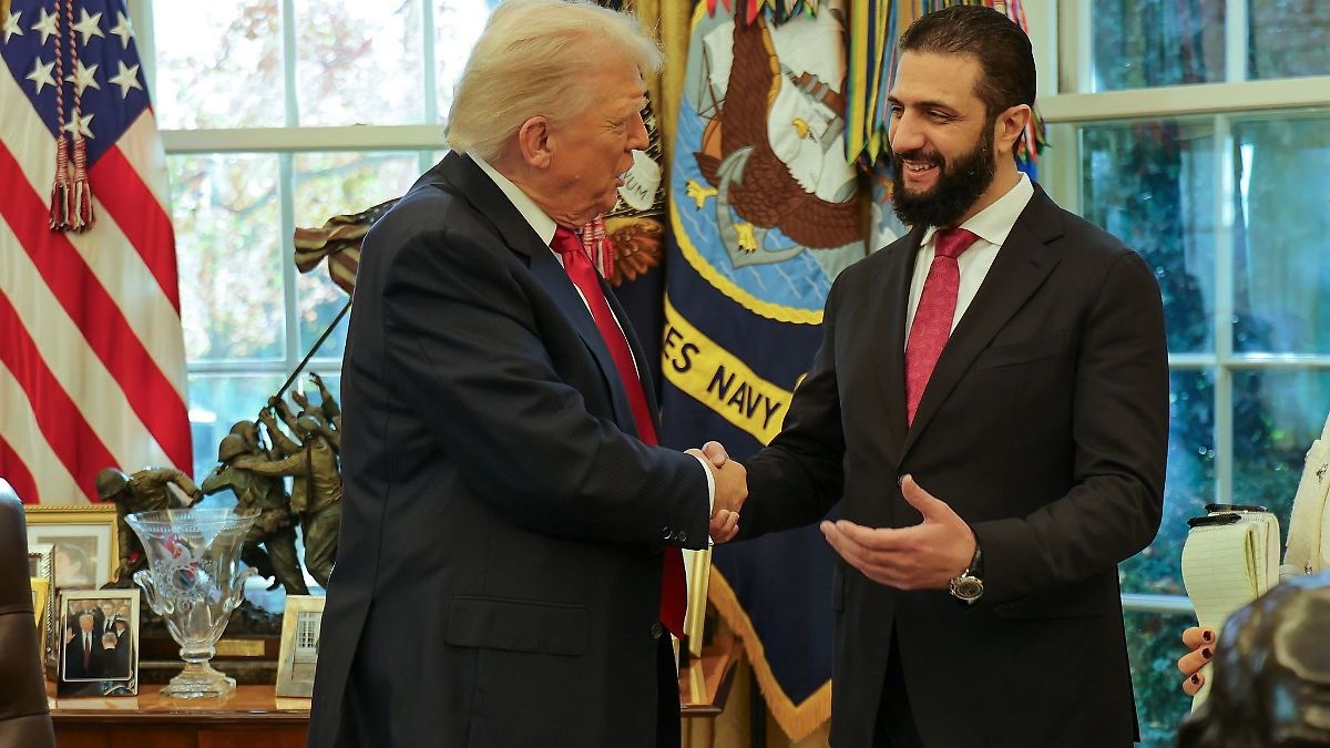 Al-Sharaa at the White House: Trump praises Syria's interim president as a "tough guy"
