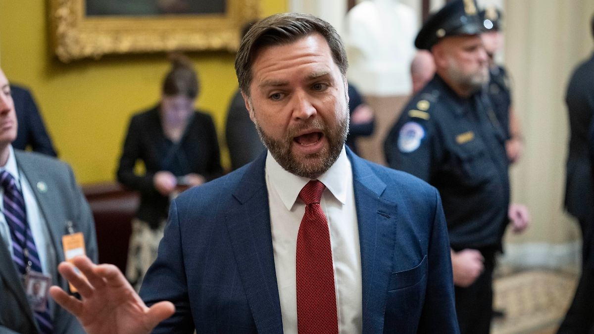 Dört haftalık kapanışın ardından: Vance kendi maliye bakanıyla çelişiyor: Askerlere maaş ödenmeli