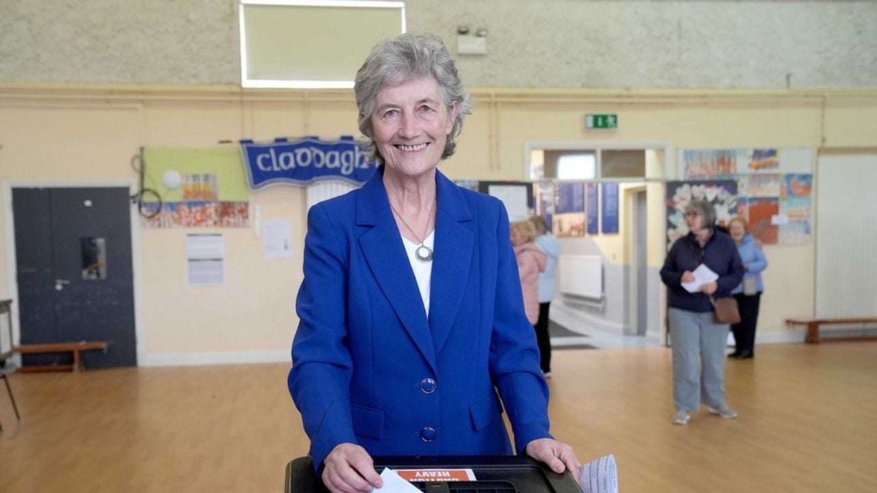 Sol görüşlü lider Catherine Connolly, İrlanda'nın yeni cumhurbaşkanı olacak.